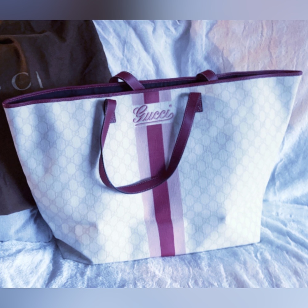 Large Gucci tote bag. Red/white